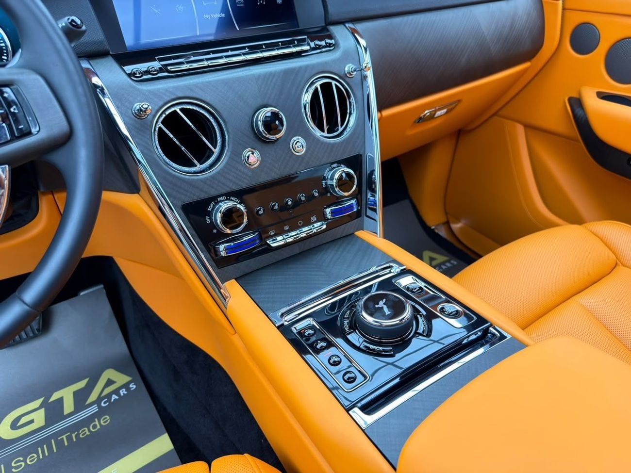 Rolls Royce Cullinan STANDARD