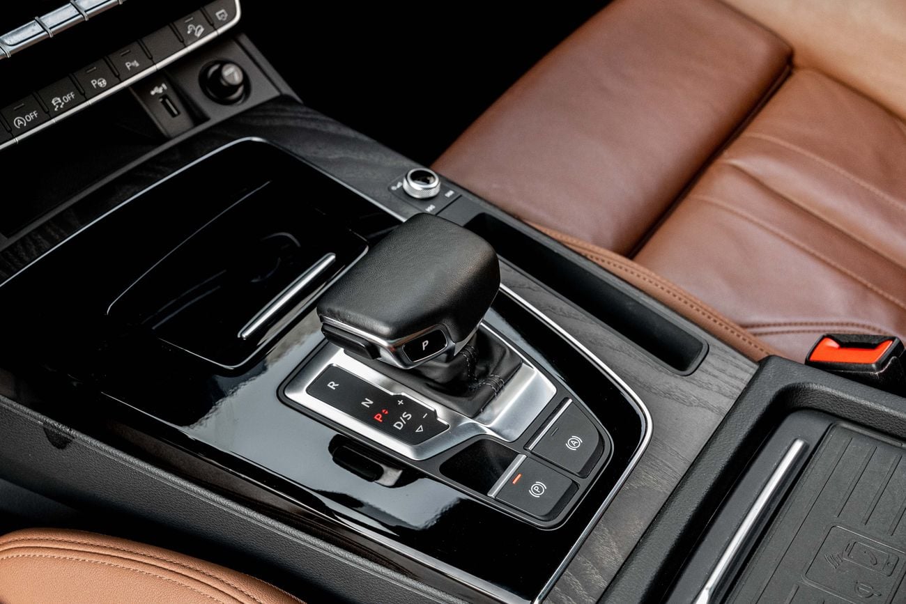 أودي Q5 45 TFSI quattro S line Q5 45 TFSI S-LINE Quattro | 3,134 P.M | 0% Downpayment | Audi Q5 45 TFSI S-LINE Quattro!