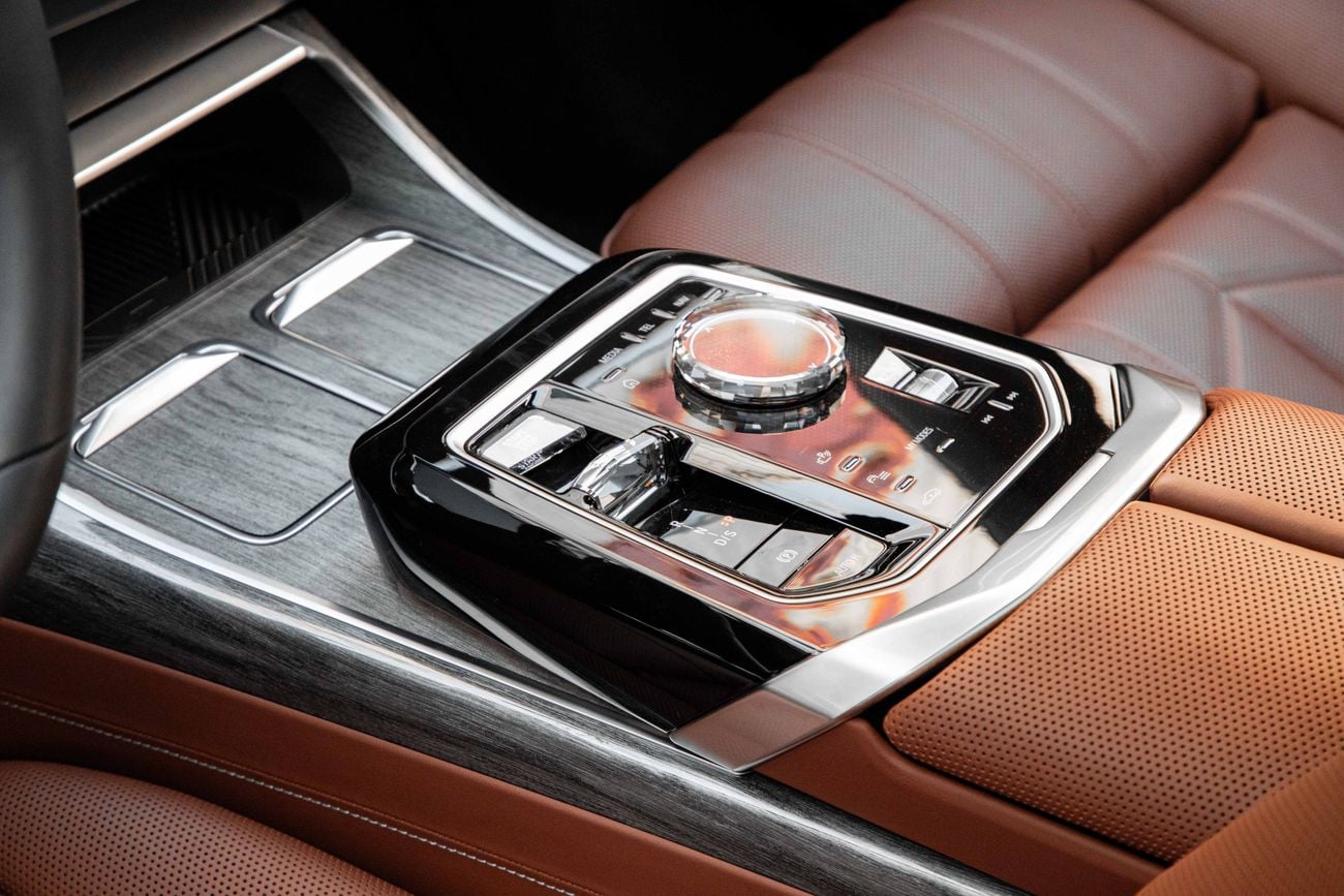 بي أم دبليو 760i M760 xDrive | 9,596 P.M | 0% Downpayment | BMW WARRANTY & SERVICE!
