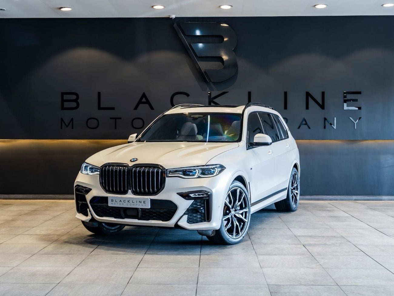 BMW X7 M50i 50 YEARS UAE EDITION BUY NOW, PAY 2027 | THE BLACKLINE STANDARD | August 2027 Warranty + Service, GCC, Low KMs