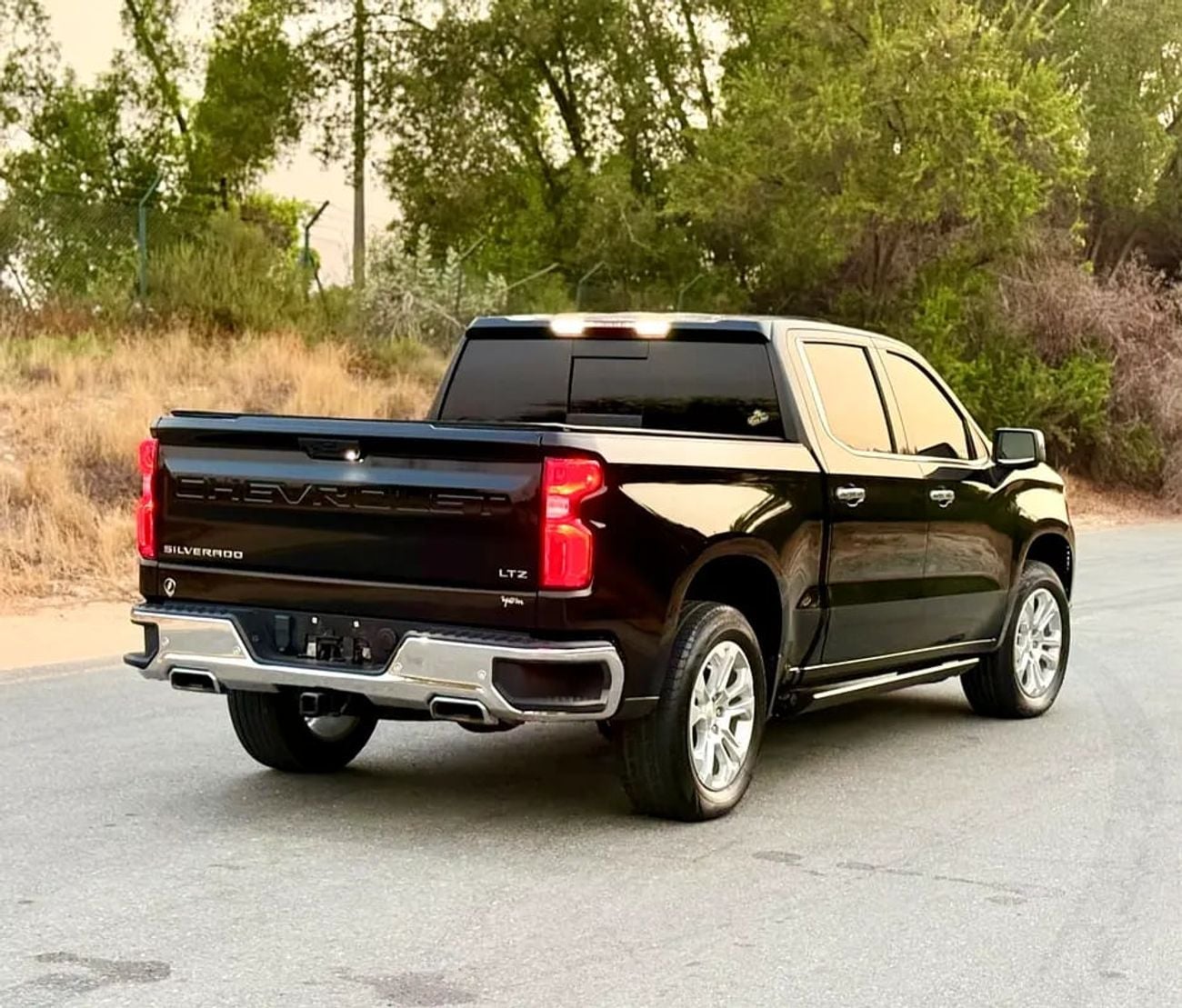 Chevrolet Silverado شيفروليه سيلفرادو LTZ موديل فل اوبشن بحالة ممتازة