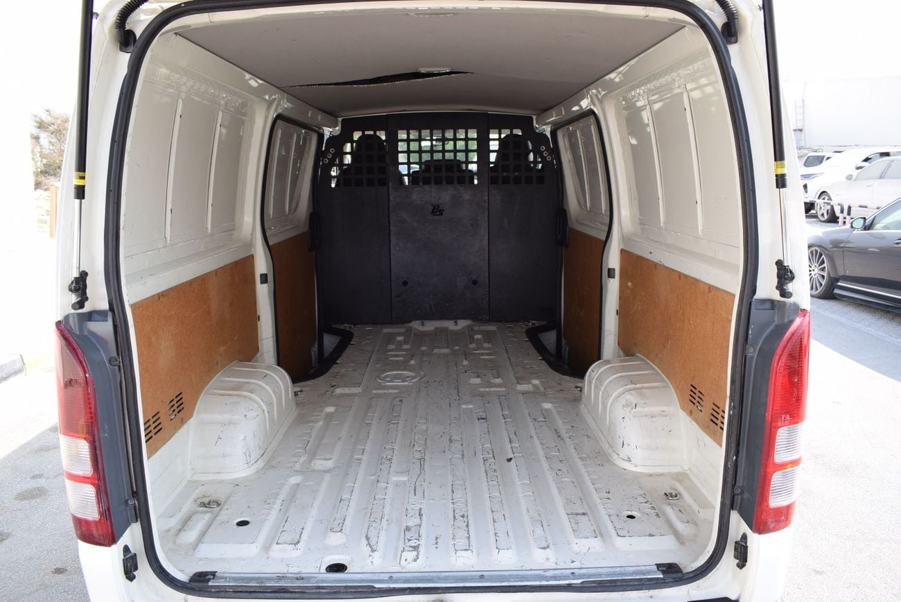 Toyota Hiace GL Toyota Hiace Std Roof Van 2.7 L, model: 2023