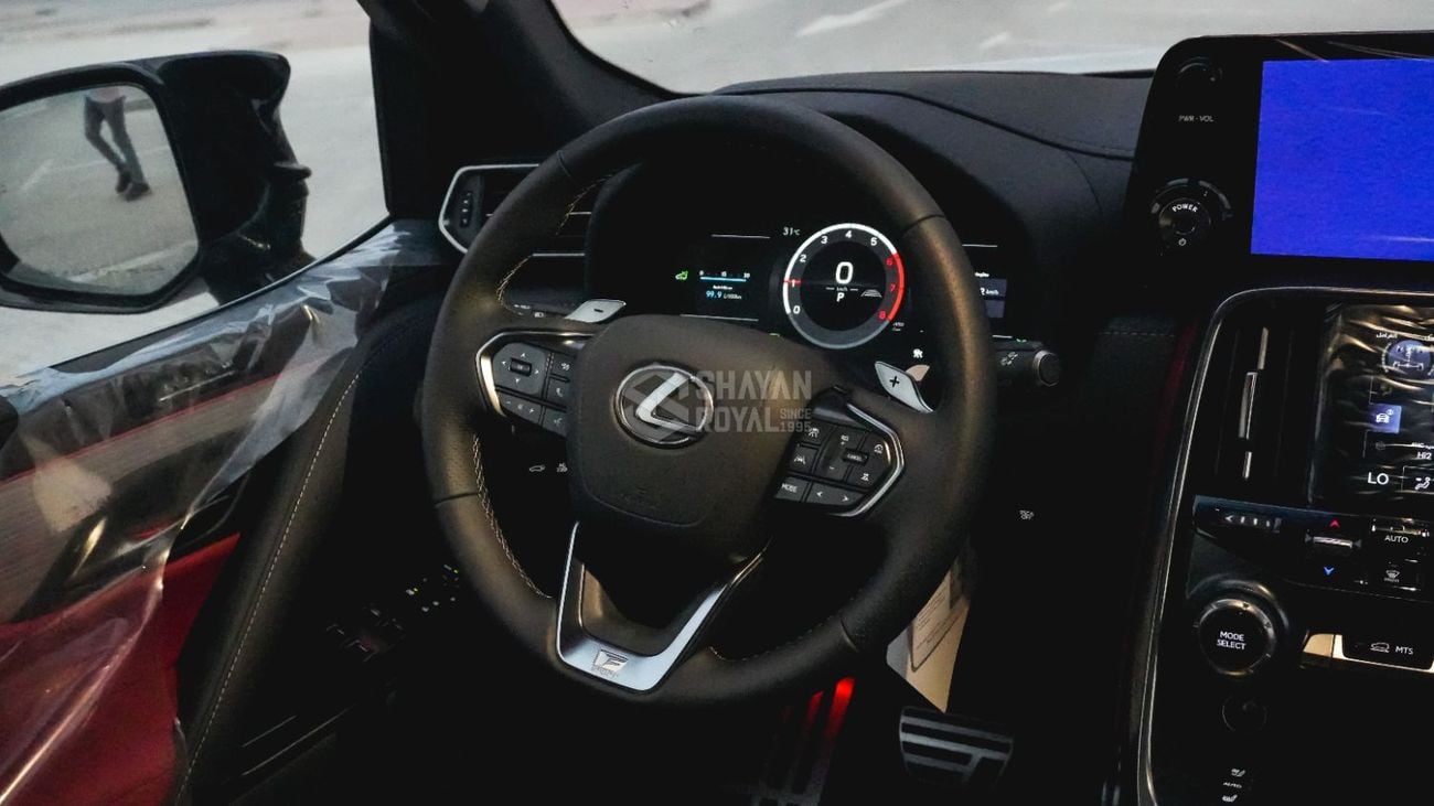 لكزس LX 700h F SPORT محرك هجين سعة 3.5 لتر، محرك V6 مزدوج، 5 مقاعد، نظام صوتي مارك ليفينسون 25، نظام ركن آلي، دفع رباعي أ