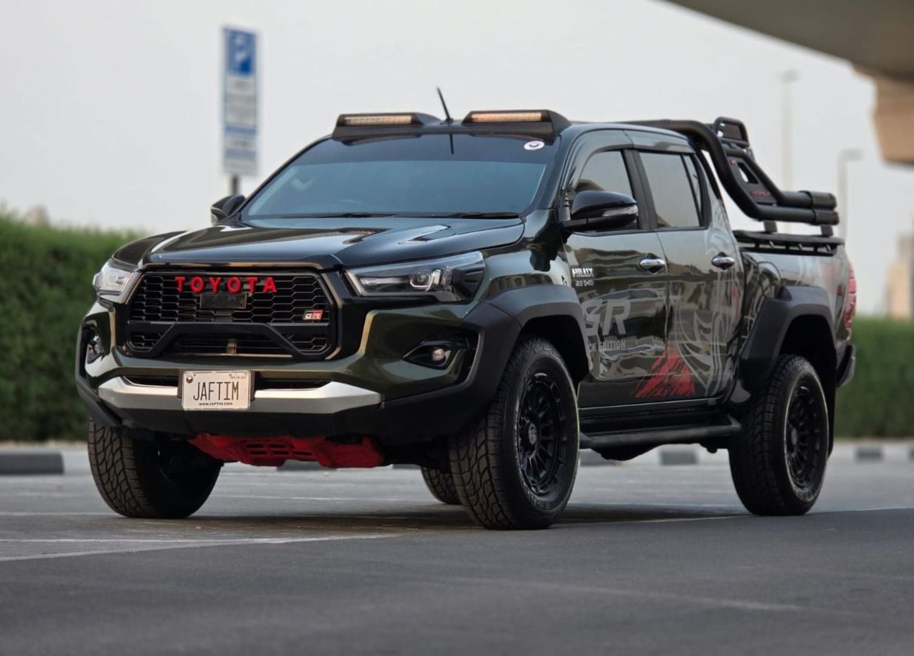 تويوتا هيلوكس GR Body Kit Installed - 2.8 - Diesel - 4WD - AT