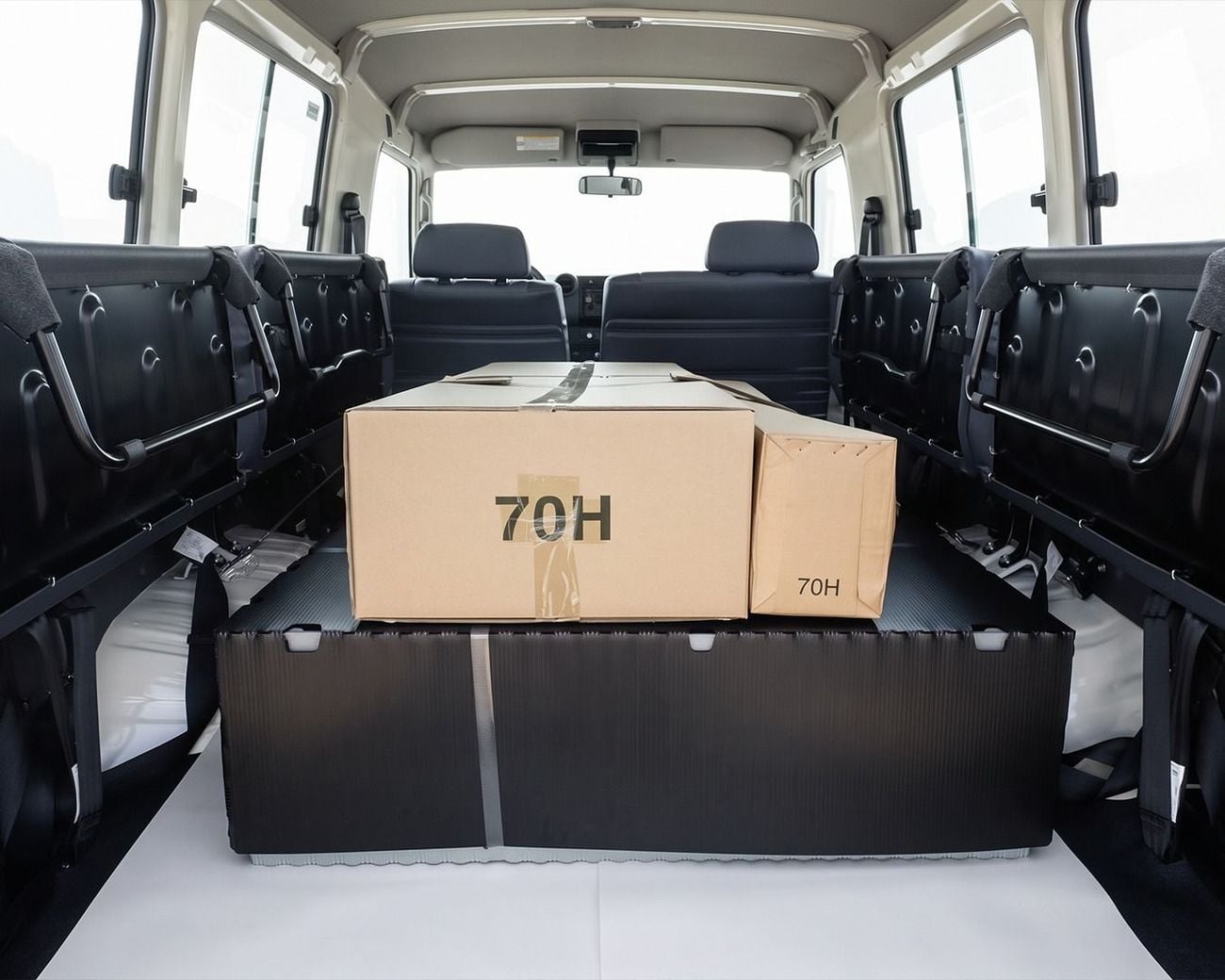 Toyota Land Cruiser 70 LC76 HARD TOP l 13-Seater 2026 l Brand New | Export Only | AED 159,999