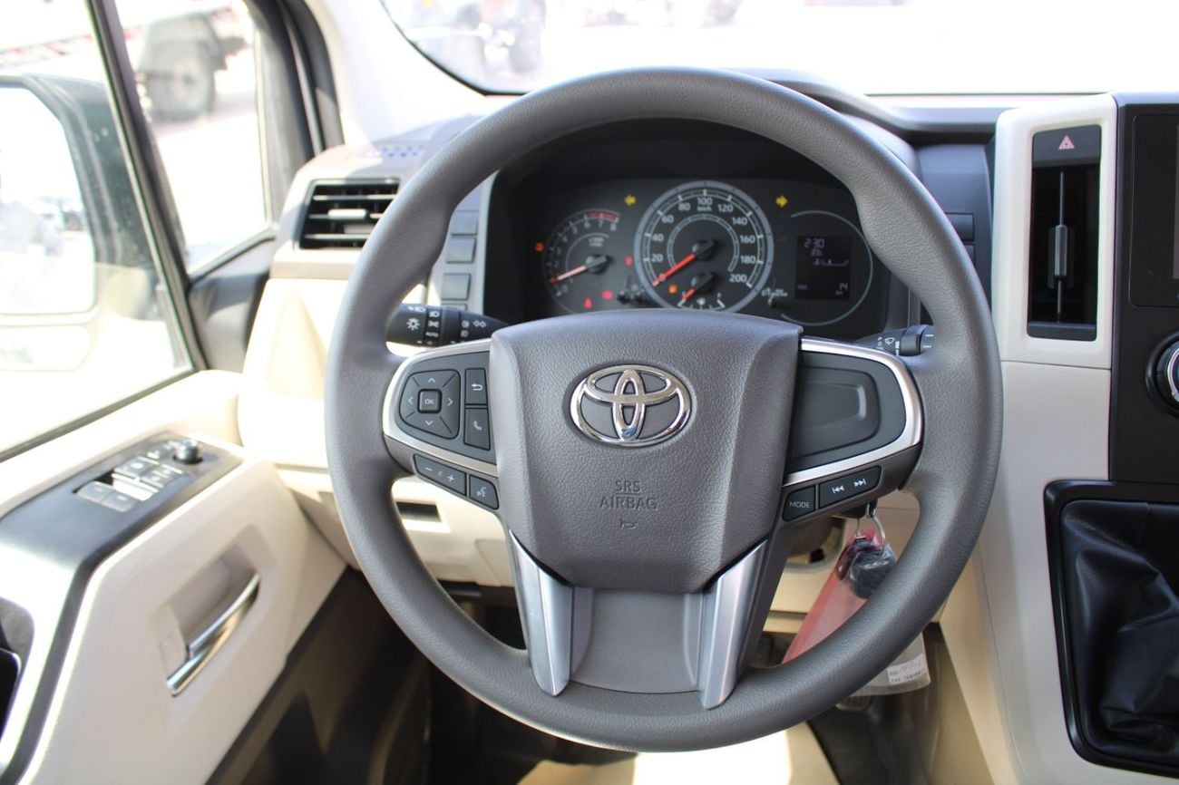 Toyota Hiace GL LHD - TOYOTA HIACE 3.5L PETROL V6 13 SEATER GL MT
