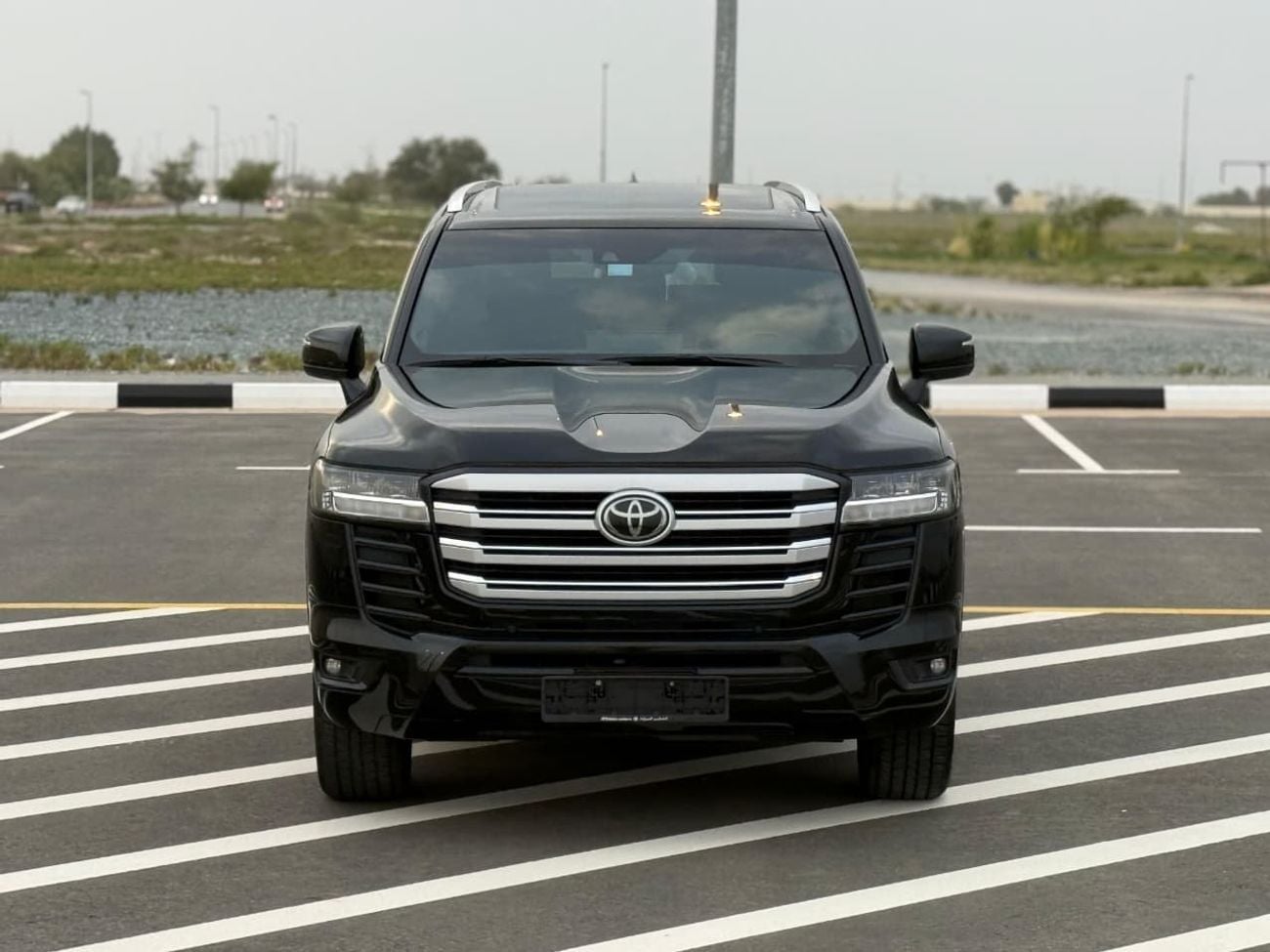 Toyota Land Cruiser VXR 2023 model Twin turbo 3.5L Pull option
