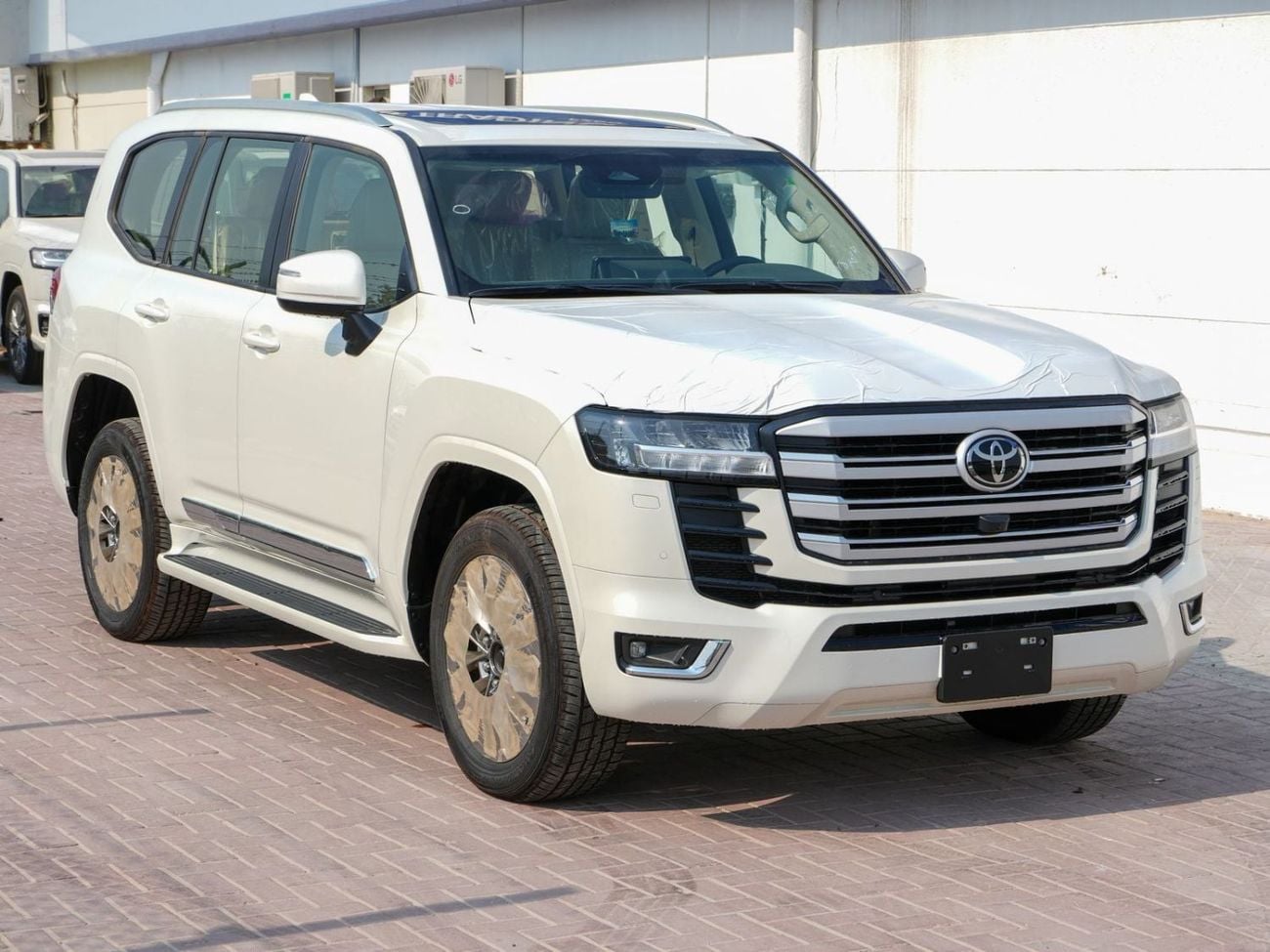 Toyota Land Cruiser GXR TOYOTA Land Cruiser GXR 3.5 TT Petrol AT With , Radar JBL , 360 Camera , Compressor | Saudi Specs Av