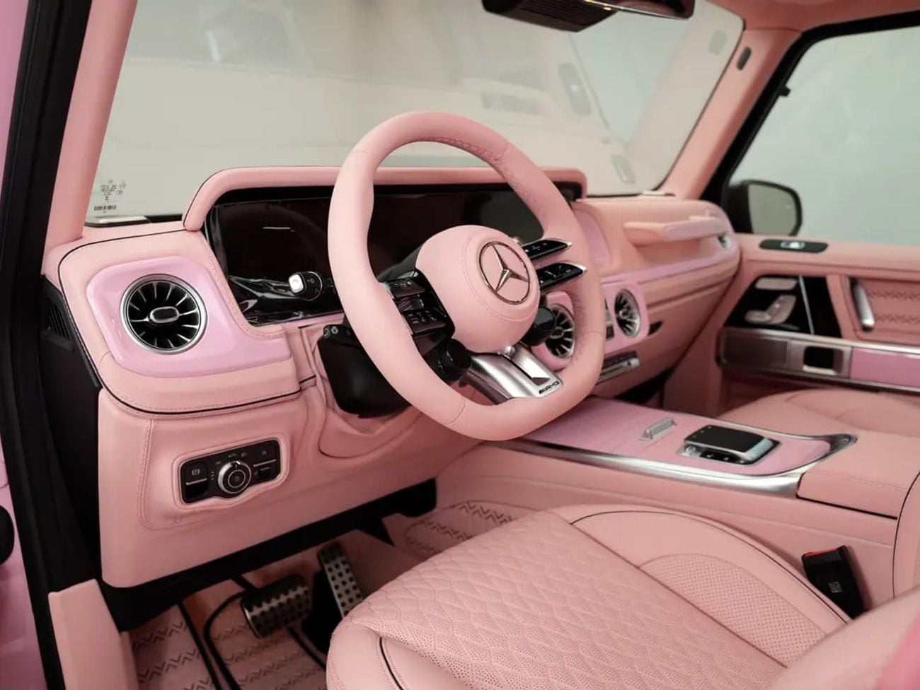 Mercedes Benz G63 AMG STANDARD EXCLUSIVE G63 AMG | WARRANTY | Pink Leather Interior | Carbon Exterior Package