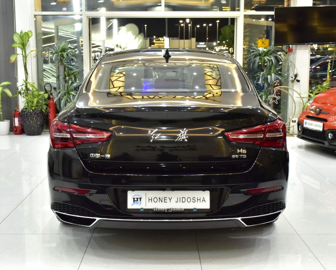 هونغشي H5 FLAGSHIP EXCELLENT DEAL for our Hongqi H5 (2022 Model) in Black Color GCC Specs