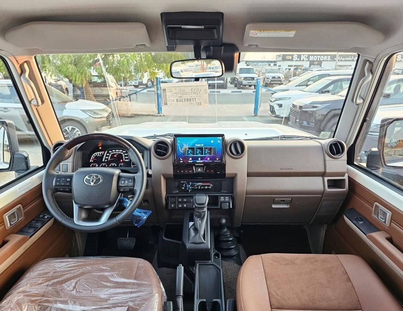 Toyota Land Cruiser 70 LC76 LX HARDTOP 5DOOR || 4.0L PETOL A/T 4WD | RADAR | DIFF-LOCK | FULL OPTION (CODE # 76PAFRE)