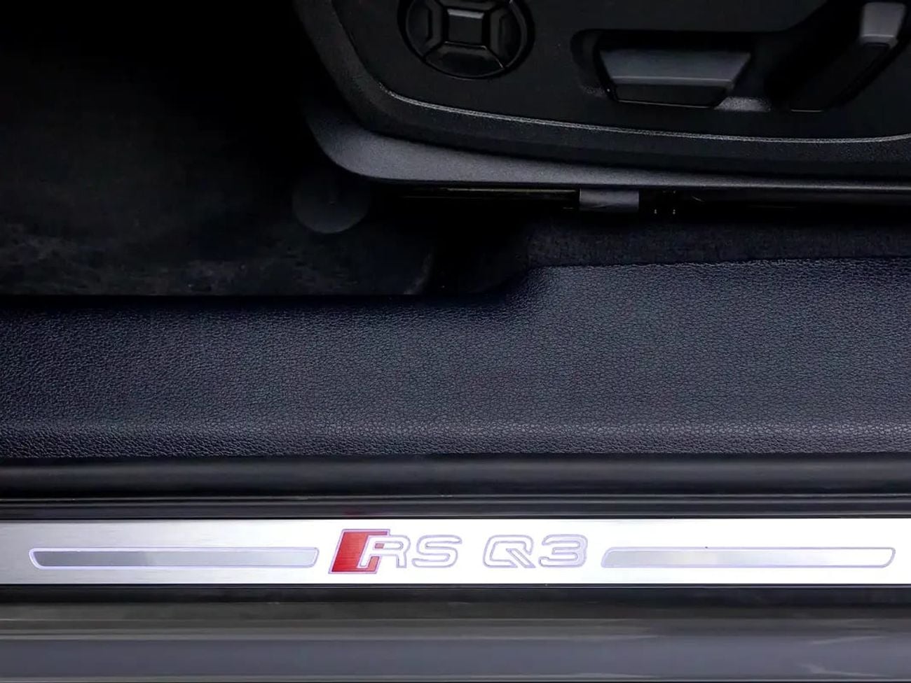 Audi RSQ3 GCC Spec | Dealer Warranty and Service Contract