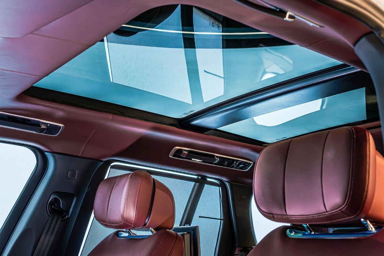 لاند روفر رينج روفر Autobiography P530 | Pearl White | Black Roof | Burgundy Interior | Shadow Exterior Package | GCC Sp