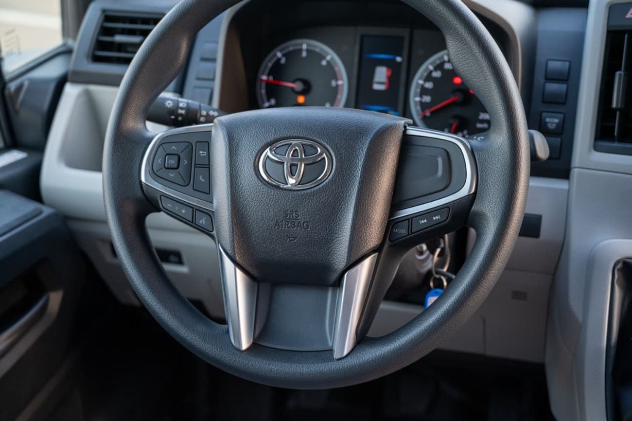 Toyota Hiace DX 2.8L PASSENGER 2026 MODEL GCC
