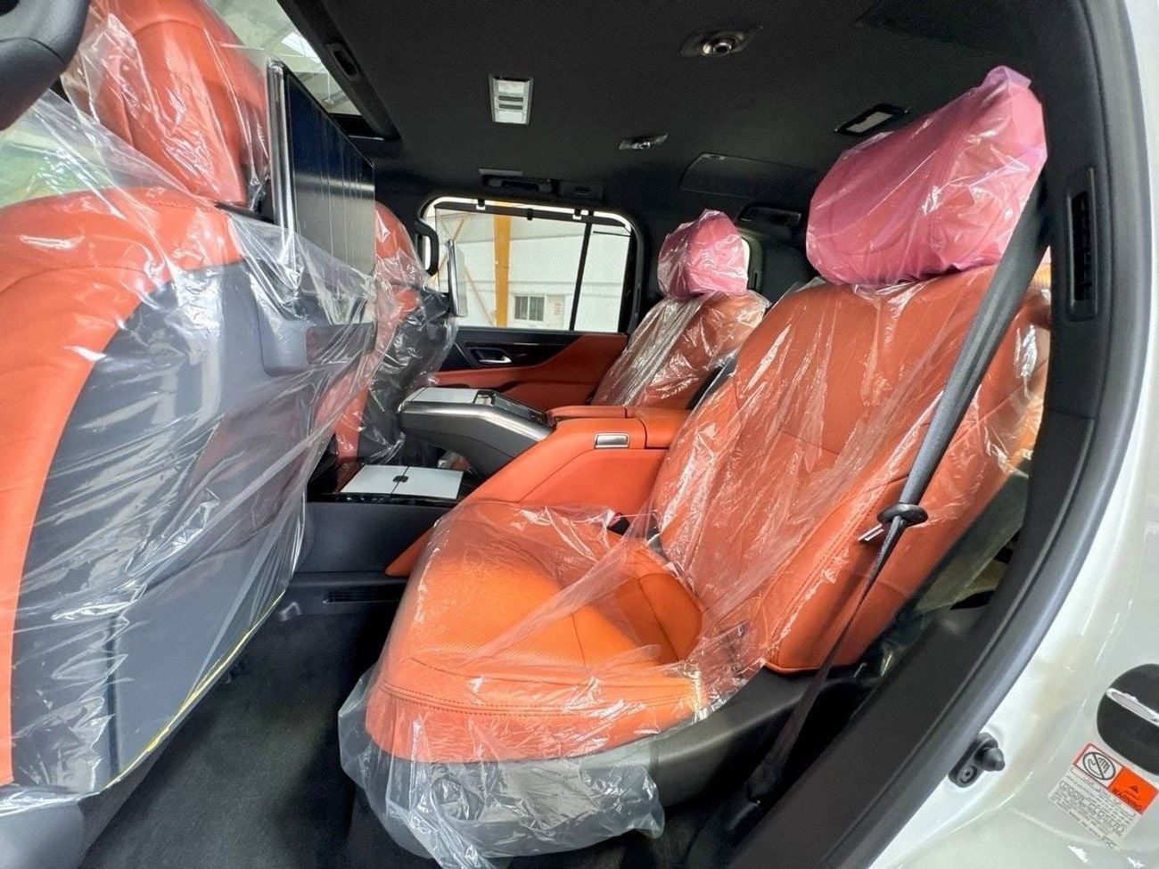 لكزس LX 700h VIP (No Autopark)