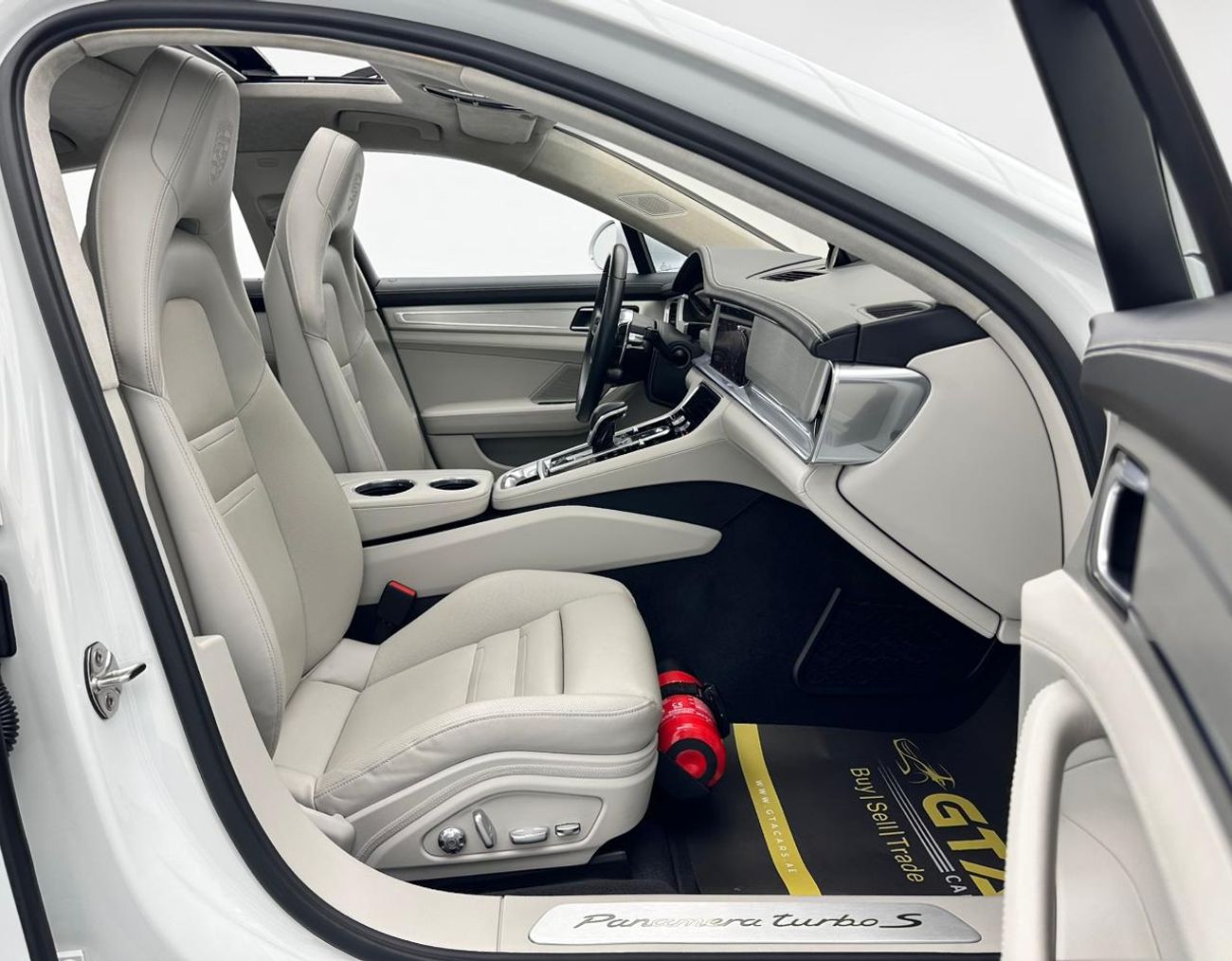 بورش باناميرا TURBO S E-HYBRID