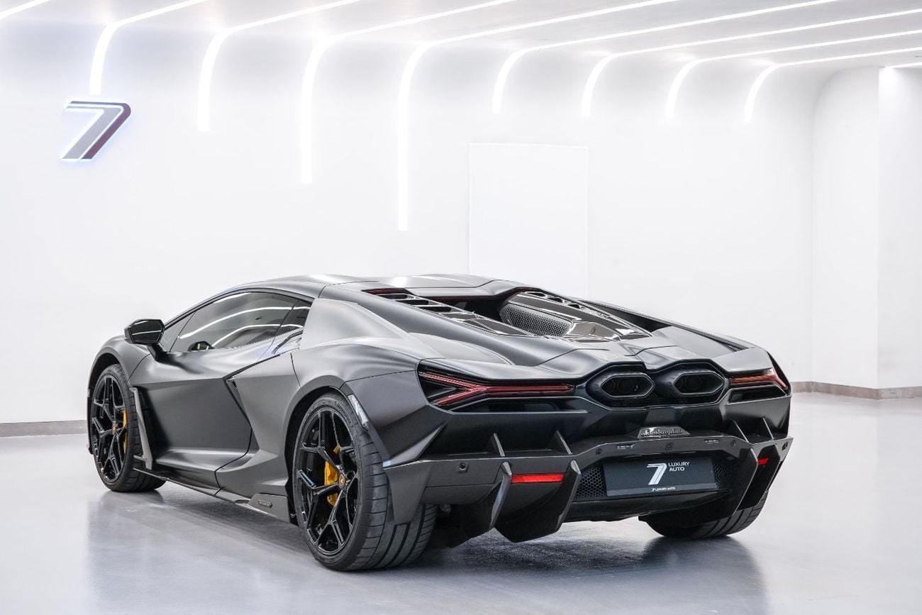 لامبورغيني ريفويلتو SPORTIVA هيكل داخلي وخارجي مصنوع بالكامل من الكربون | لون أسود مطفي أصلي