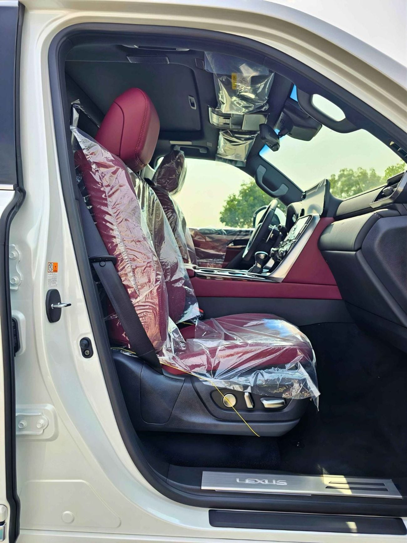 Lexus LX 500 LX500d /3.3L V6 DIESEL/RADAR/ LEATHER WITH POWER SEATS/HEADS UP DISPLAY/FULL OPTION (CODE#LX5DR)