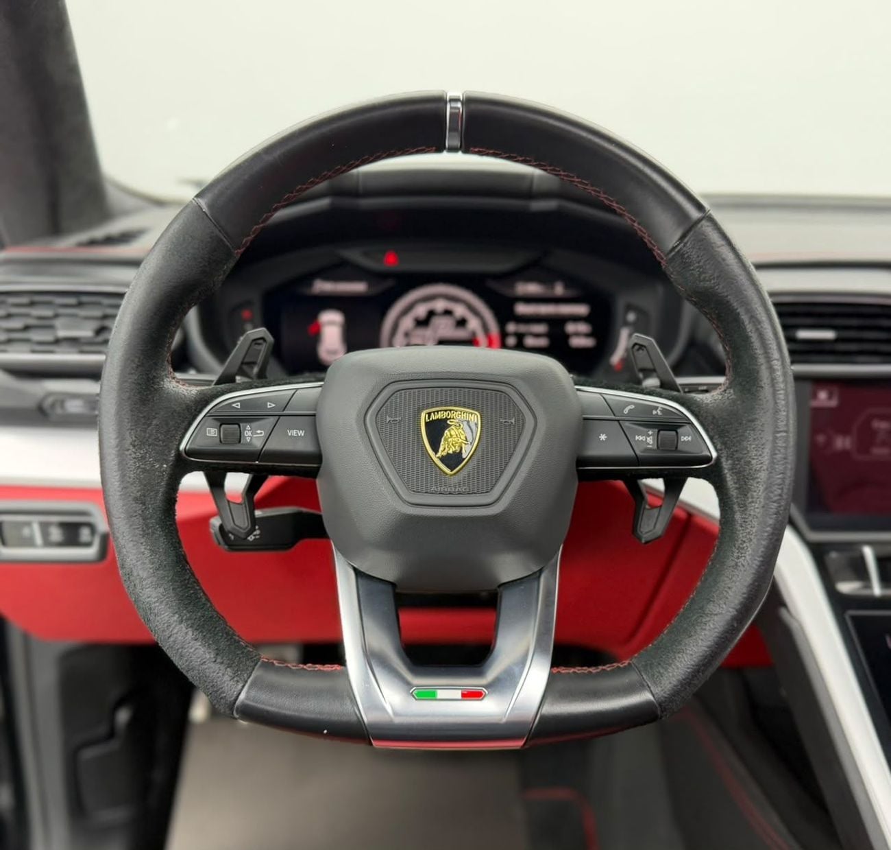 Lamborghini Urus STANDARD