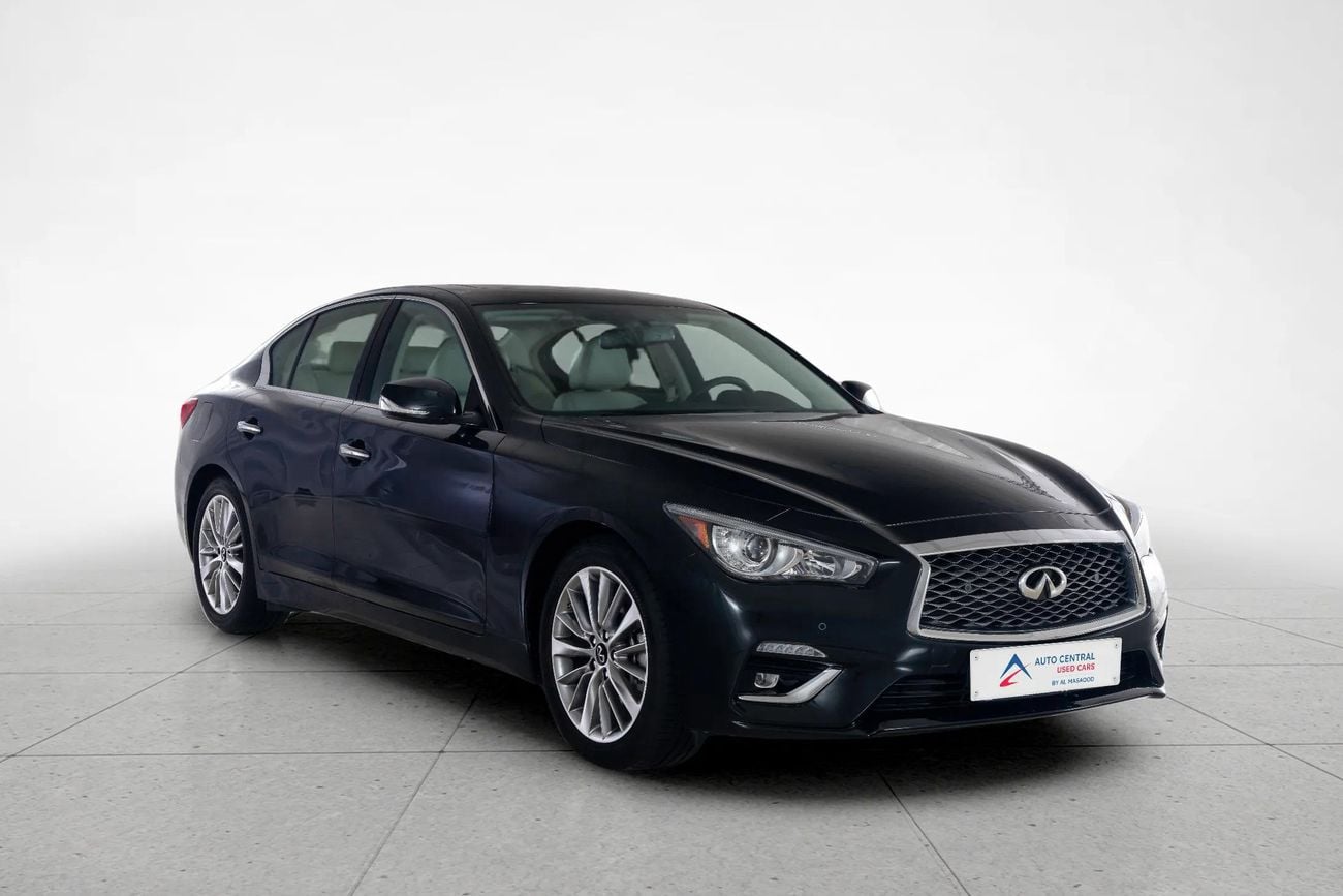 Infiniti Q50 LUXE 3.0