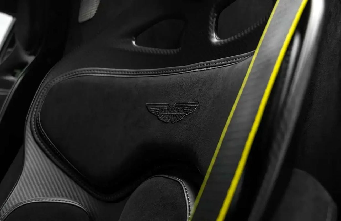 أستون مارتن فالهالا ستاندارد WARRANTY & SERVICE CONTRACT | 1 OF 999 | Q CARBON PACKS | MAGNESIUM WHEELS