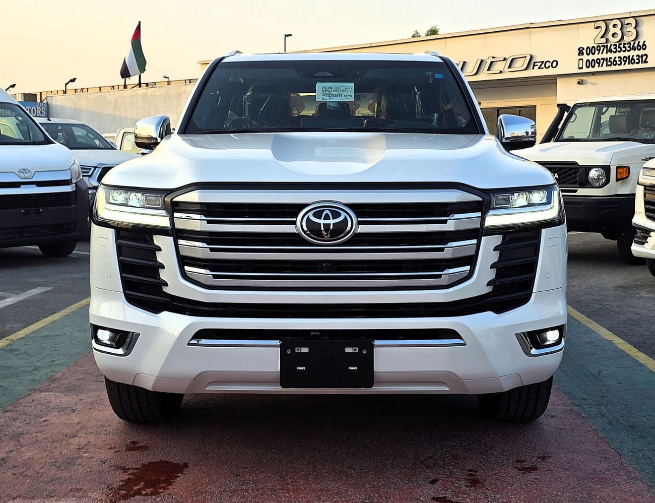 Toyota Land Cruiser VXR Toyota Landcruiser VXR 3.5L A/T T.T AWD with radar and Comprosser GCC White Color 2026 Model