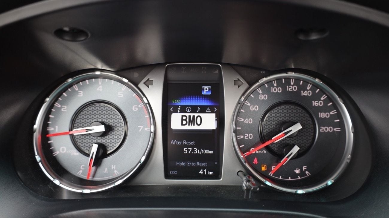 تويوتا هيلوكس GR SPORT 4.0 petrol 2026 model omani spec