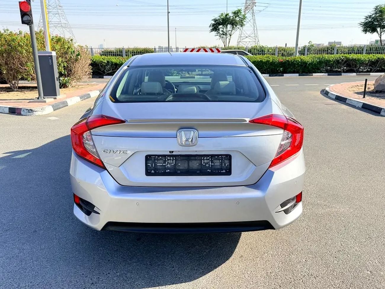 Honda Civic 1.8 i-VTEC GCC Specs single owner full service history from al Futtaim automobiles