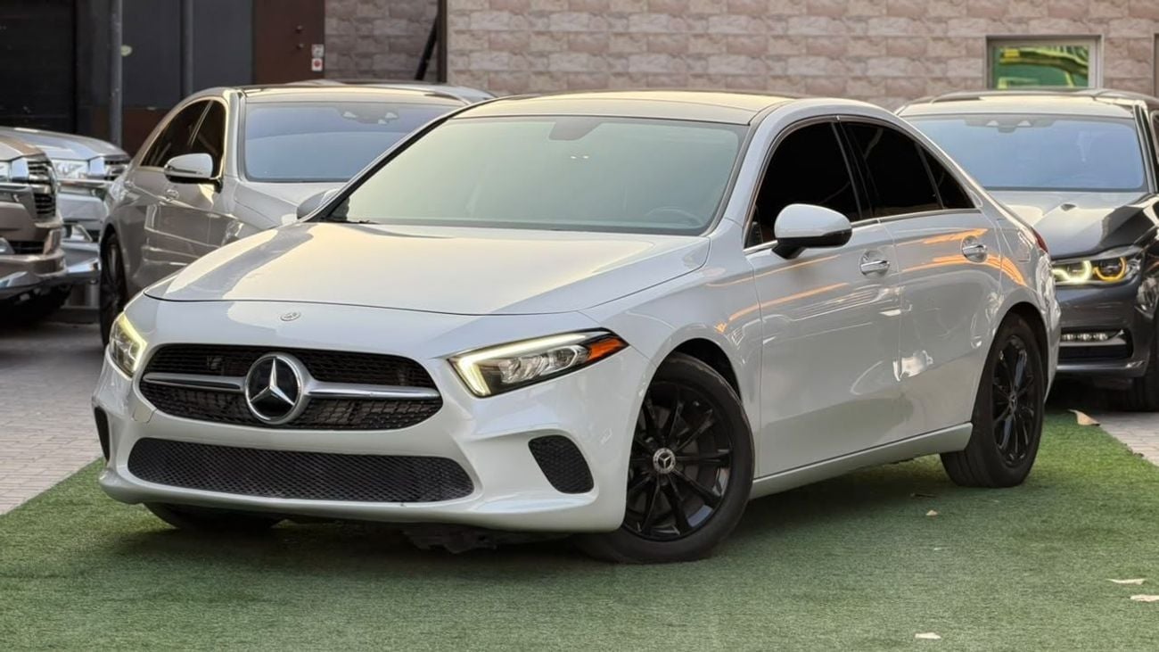 Mercedes Benz A220 STANDARD 2.0L 4-cylinder turbo (188 hp)