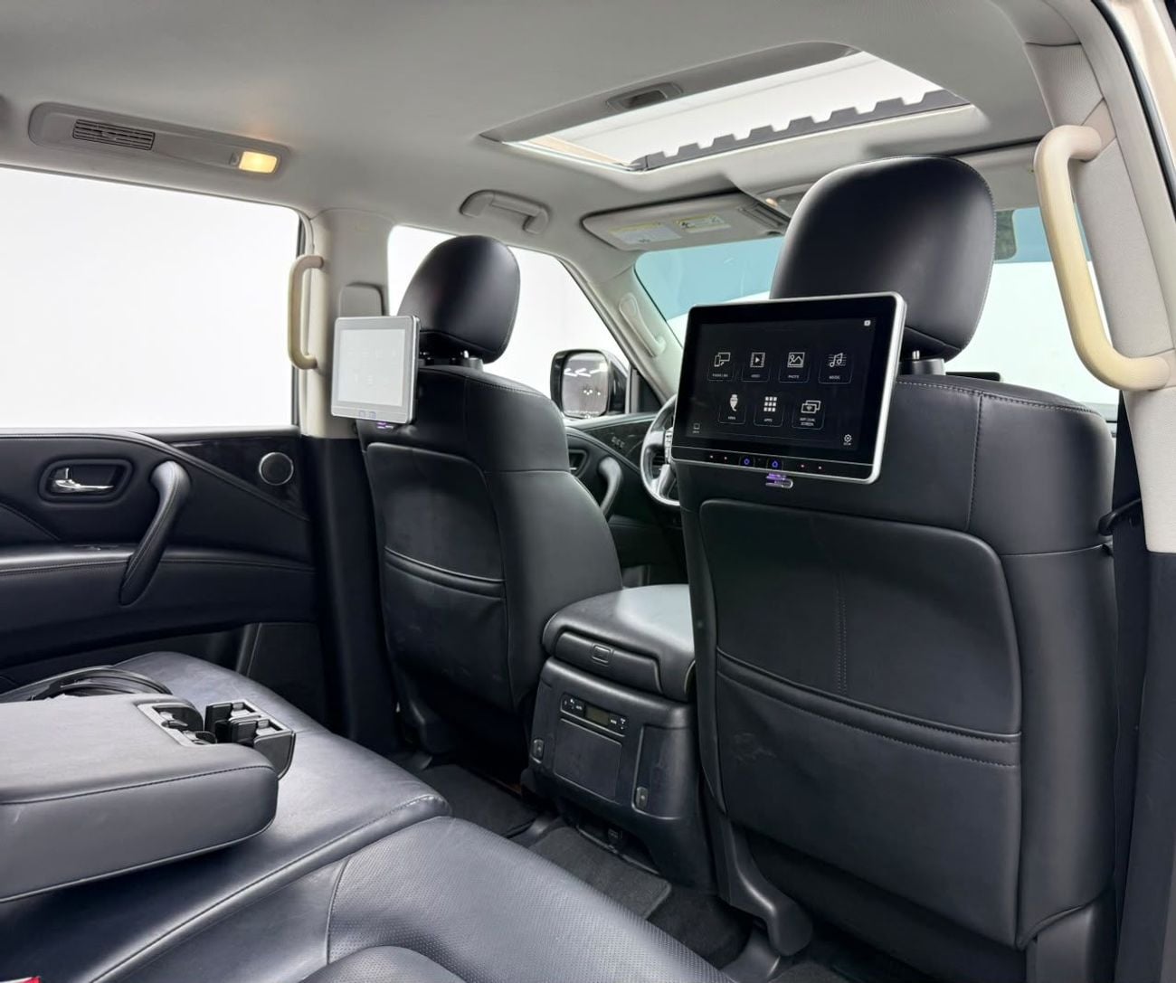 إنفينيتي QX80 LUXE SENSORY PROACTIVE إنفينيتي QX80 LUXE موديل 2022، ضمان إنفينيتي ساري حتى 2027، سجل صيانة كامل لدى إنفينيتي، 7 مقاعد، خل