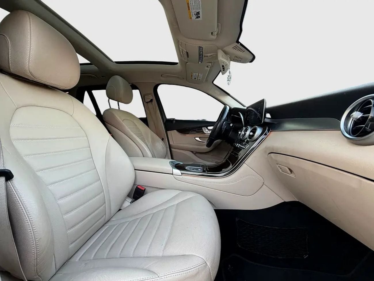 مرسيدس بنز GLC 300 GLC 300 | | Premium SUV | 2.0l V4