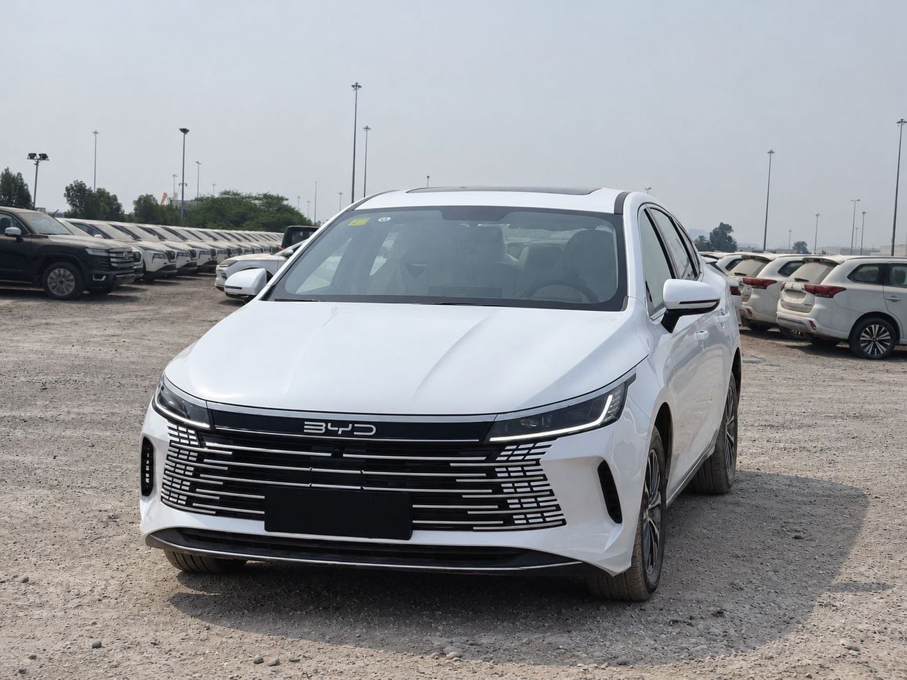 BYD Destroyer 05 Luxury Edition ECTB - 8. BYD Destroyer 05 2025 55 Luxury Edition – Petrol Auto – White with Black