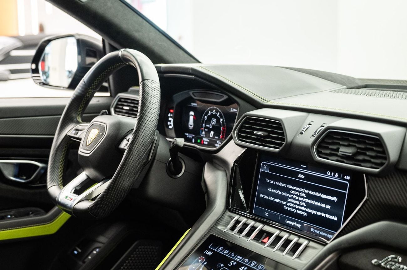 Lamborghini Urus STANDARD Pearl Capsule – European Specs – Accident Free