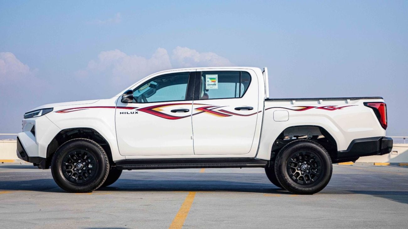 تويوتا هيلوكس GLX DC 4X4 P 2.7L AT GLX RA | 2027 | ضمان 3 سنوات |