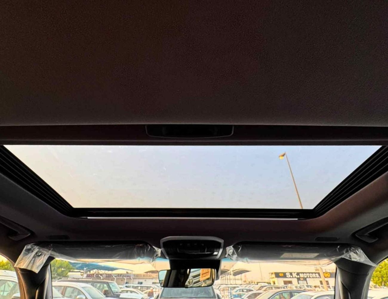 تويوتا لاند كروزر GXR 3.3L DIESEL || LEATHER WITH PWR SEATS | RADAR | FRONT CAMER | BIG DVD | JBL SPEAKERS (CODE # LCDGXR