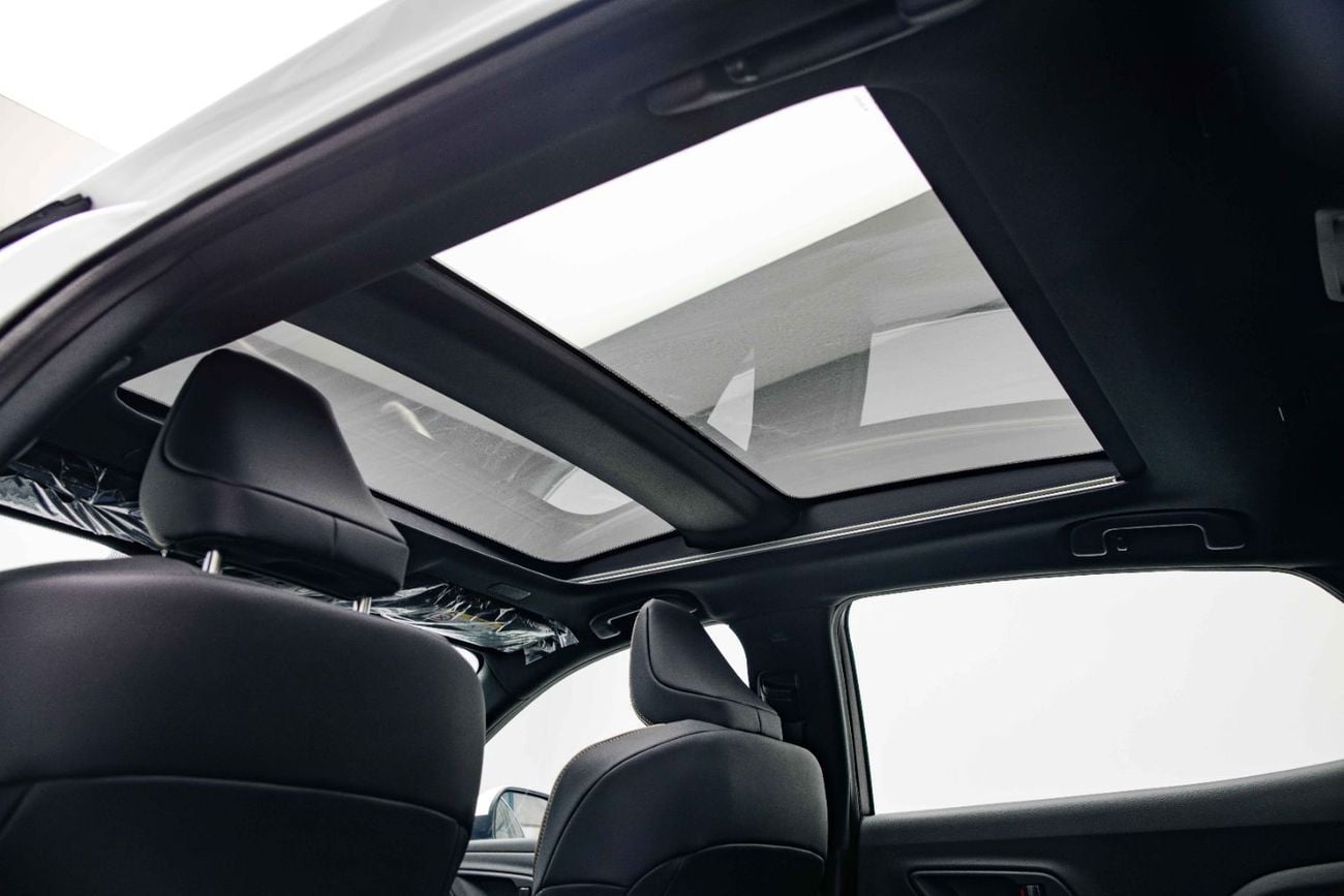 Toyota Crown PLATINUM HEV 2.5L - Precious White Pearl Inside Black | Export Only