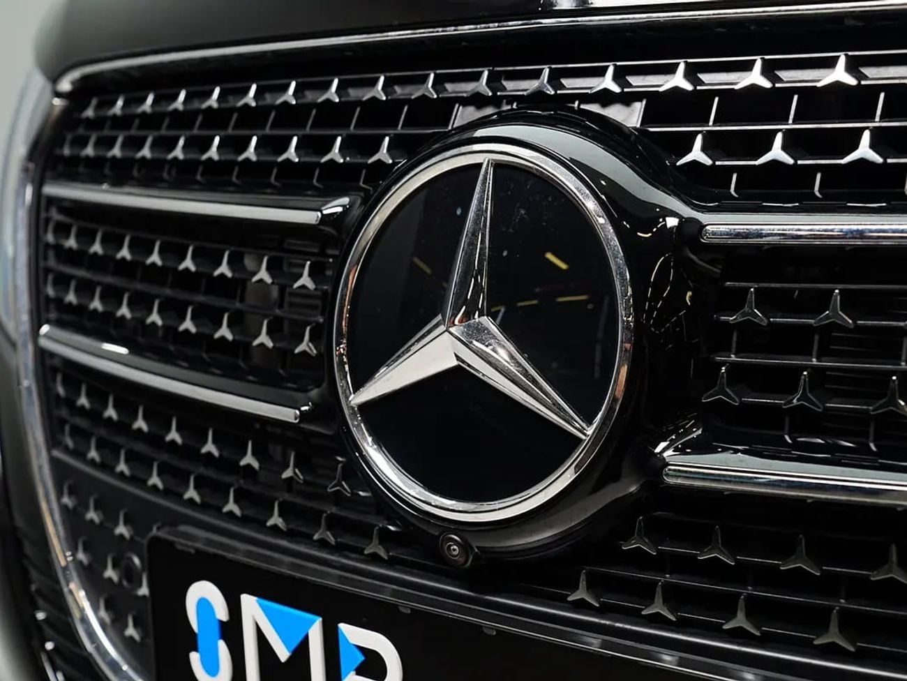 مرسيدس بنز V 300 AVANTGARDE Dealer WARRANTY | GCC SPECS | BRAND-NEW V300