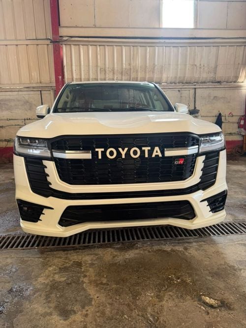 Toyota Land Cruiser GXR 2014Model Facelifted 2024 4.6L v8 petrol Engine Colour White push start Transmission Automatic Inter