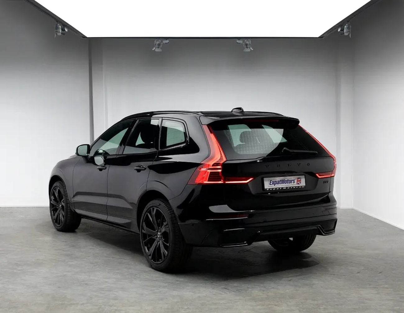 Volvo XC60 ULTIMATE DARK Low KM • 0%DP Available • Warranty • FDSH • GCC