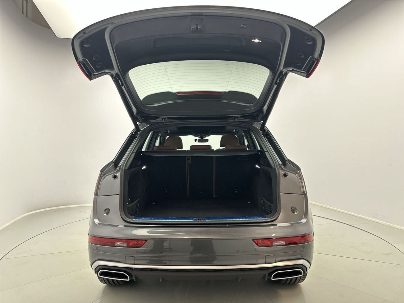 Audi Q5 45 TFSI S-LINE (Ref# 01102)