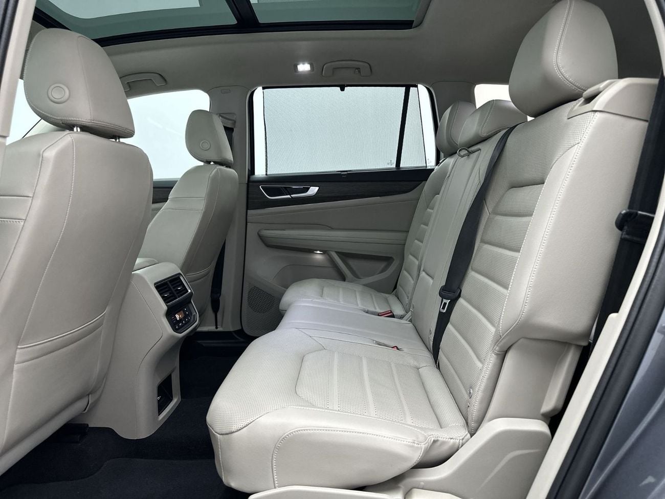 Volkswagen Teramont COMFORTLINE Teramont Comfortline Premium Leather 7-Seater SUV | Panoramic Sunroof | Desert Comfort Ready