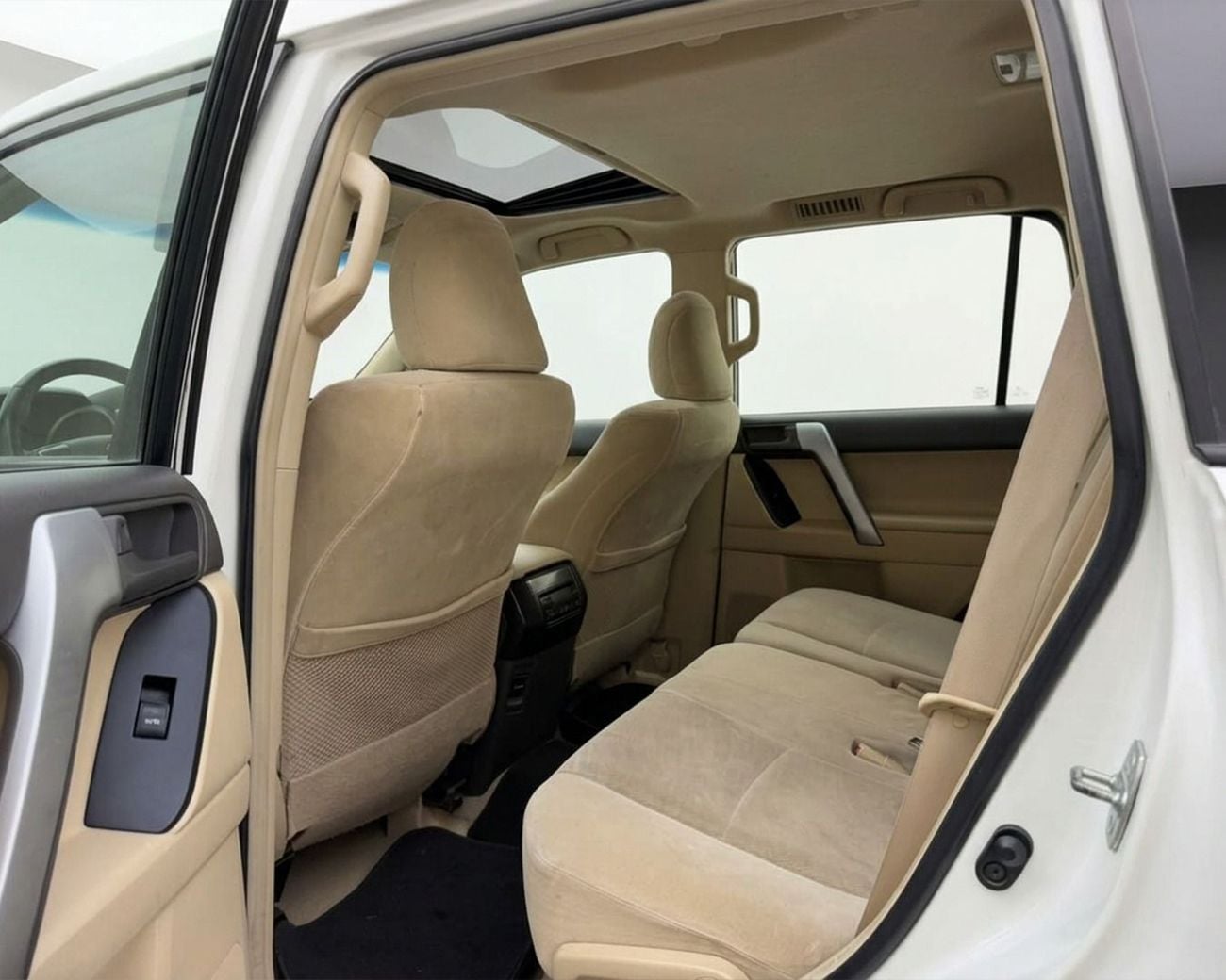 Toyota Prado GXR l Land Cruiser Prado GXR 2016 | 1 Owner | AED 3,879 / Monthly