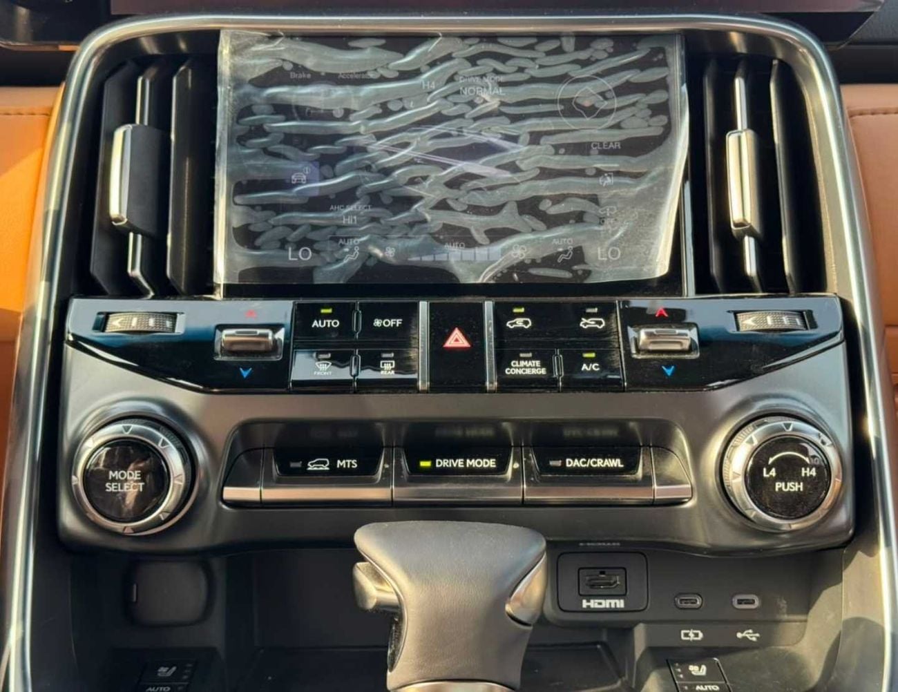 Lexus LX600 SIGNATURE TURBO SPORT || 3.5L PETROL V6 | RADAR | REAR ENTERTAINMENT SCREEN | LETAHER / SUNROOF (CODE # L6TSO)
