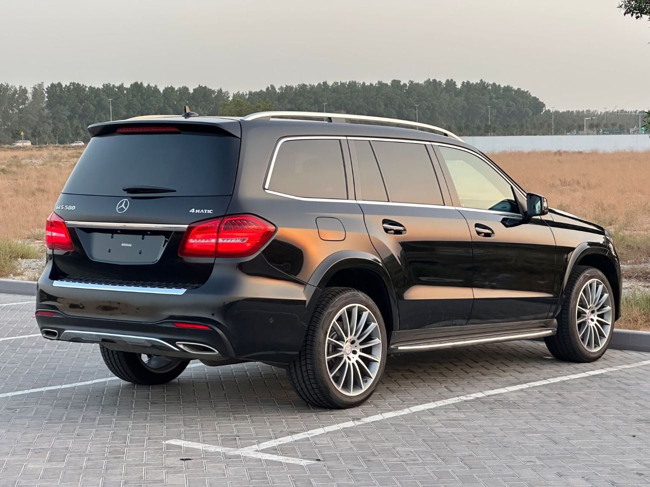 مرسيدس بنز GLS 500 ستاندارد