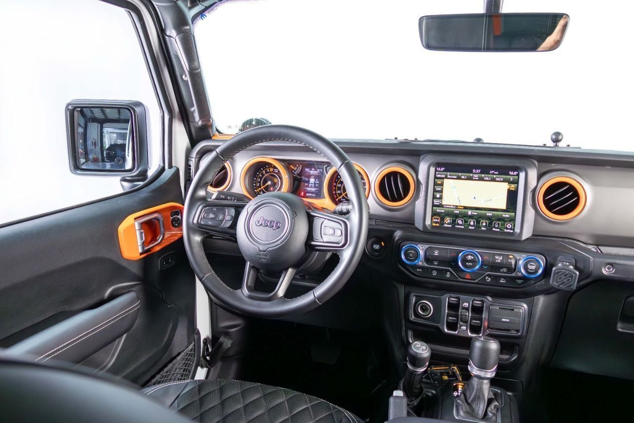 Jeep Wrangler Unlimited SPORT 3.6L A/T (5 Seater) GCC-Upgraded-FSH--Jeep warranty till 10/2027 and Jeep serv