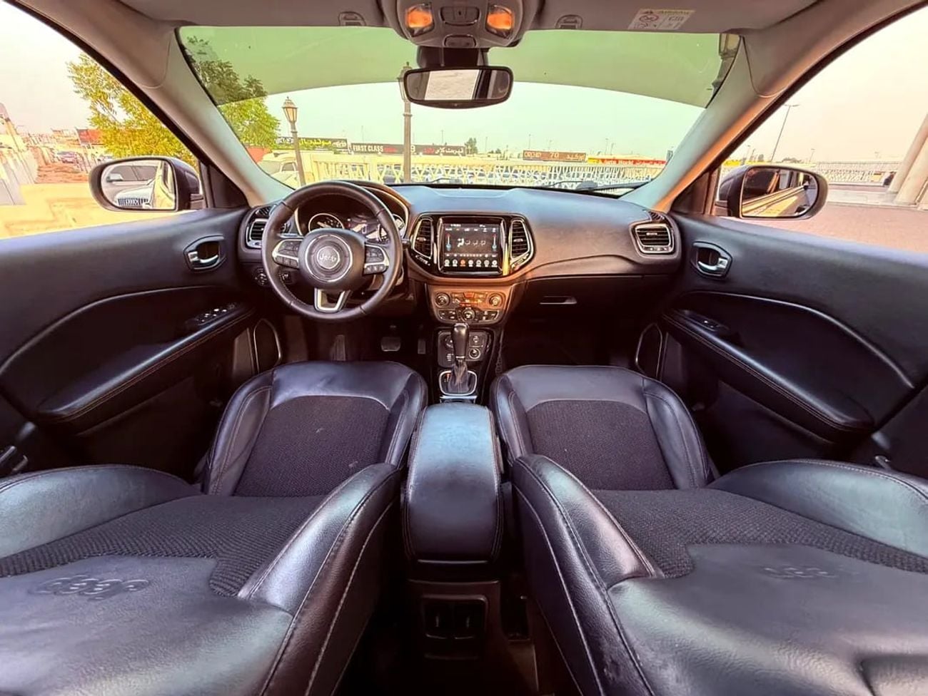 جيب كومباس ليميتد | GCC Specs | Low Mileage | Excellent Condition