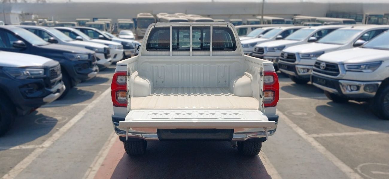 Toyota Hilux SR5 2026YM