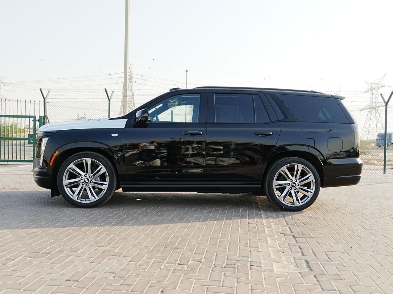 Cadillac Escalade SPORT PLATINUM VIP SEATS