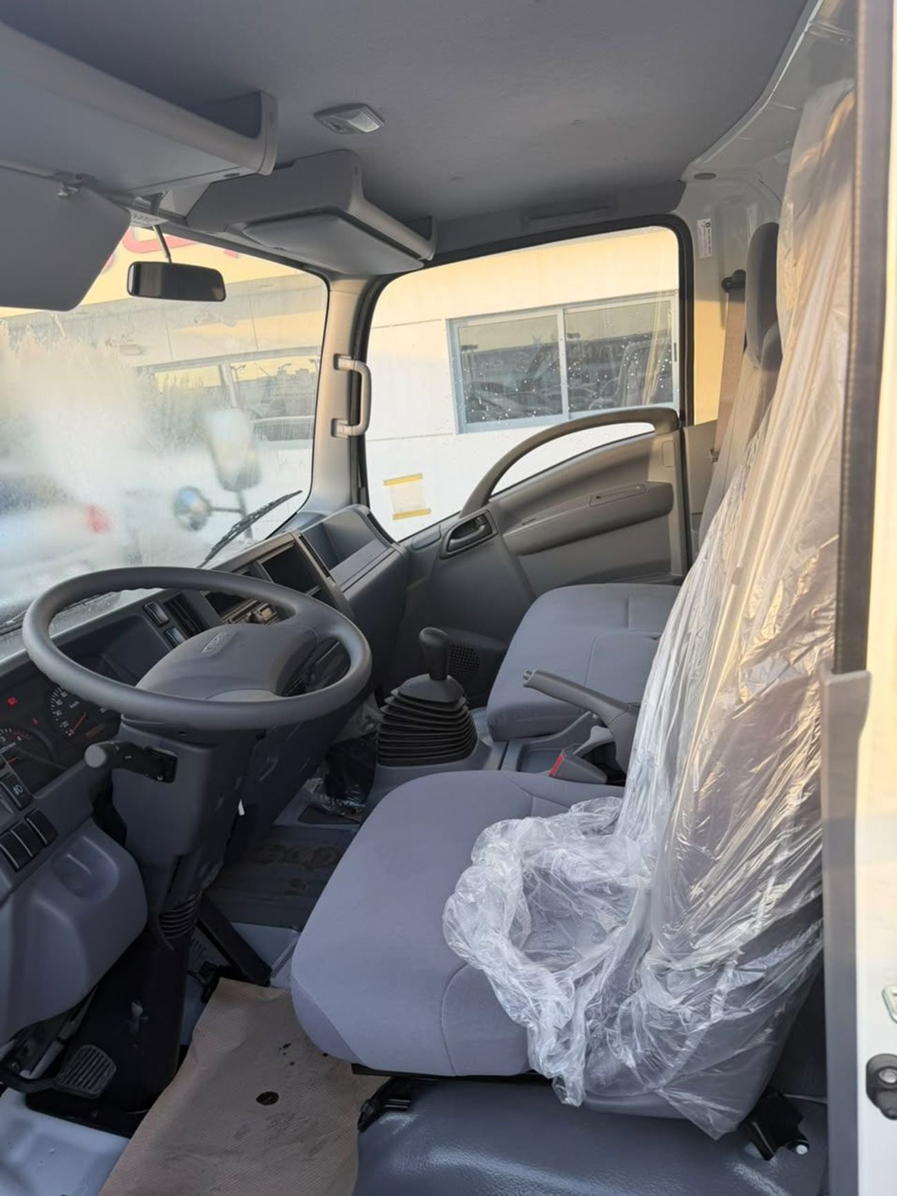 Isuzu NPR STANDARD