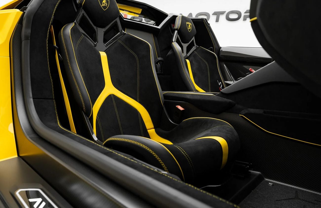 لامبورغيني أفينتادور 6.5L V12 Naturally Aspirated Engine